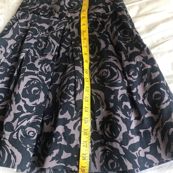 F21 Black & Gray Roses Circle Skirt - Picture 3 of 9